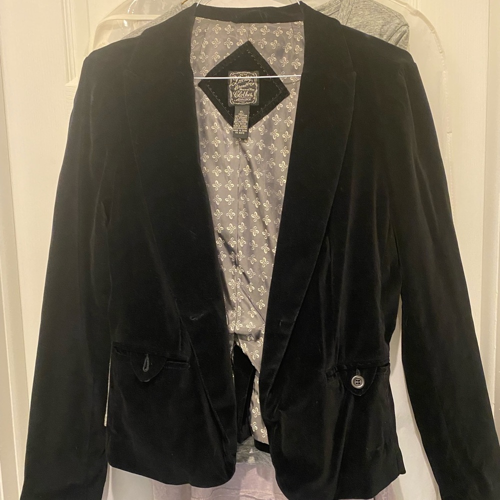 Women’s Lucky Brand size XL black velvet  blazer